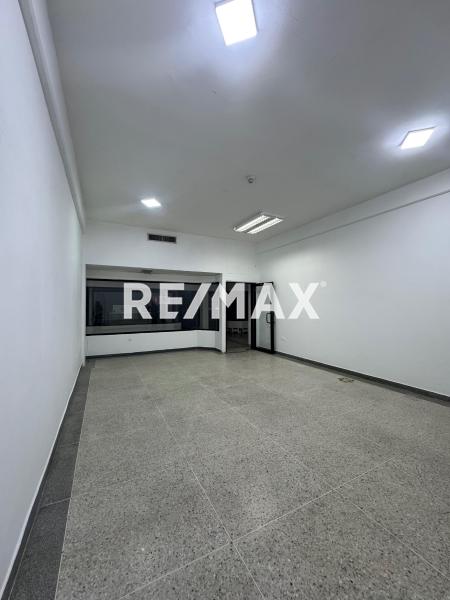 Local Comercial en Alquiler.  Centro de Punto Fijo