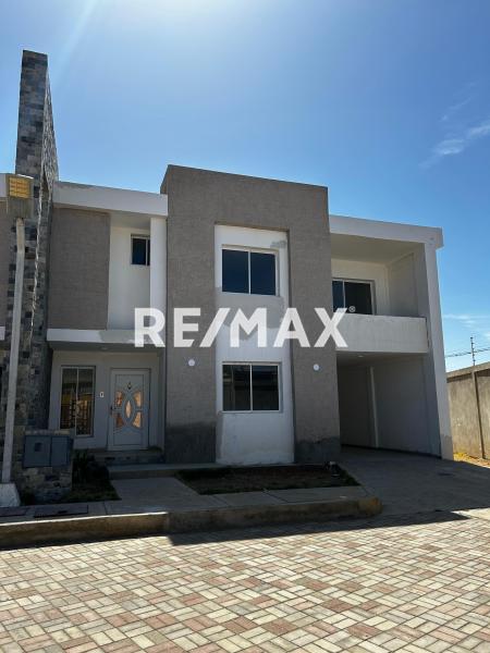 Town House nuevo en venta, urbanizacion Santa Fe