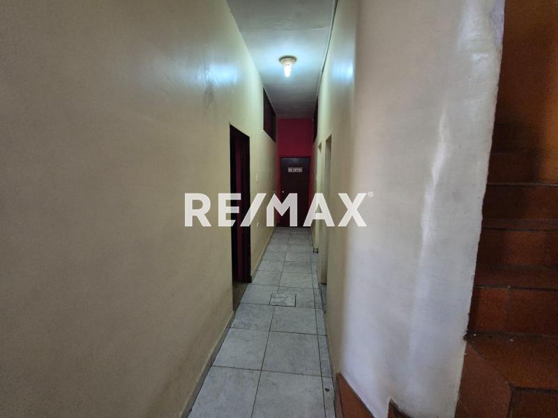 En Venta Casa + Galpon Centro de Punt Fijo