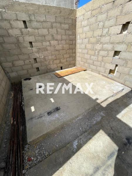 CASA EN VENTA EN URB LOS ROQUES PUERTA MARAVEN