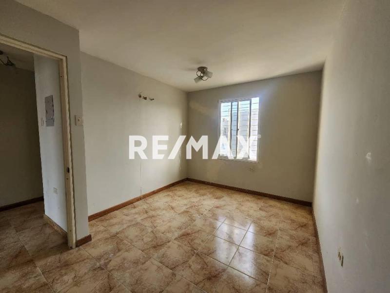 CASA EN VENTA EN URB LOS ROQUES PUERTA MARAVEN