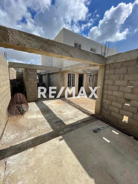 CASA EN VENTA EN URB LOS ROQUES PUERTA MARAVEN