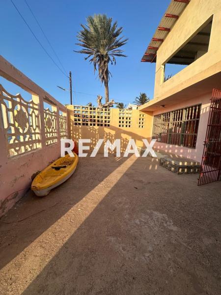 Casa a orilla de la playa en Adicora