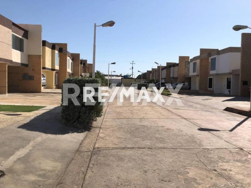 Casa en venta Urb. Villa Sol. Puerta Maraven