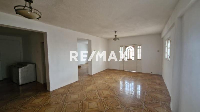 Casa en Venta. Urb. Santa Irene