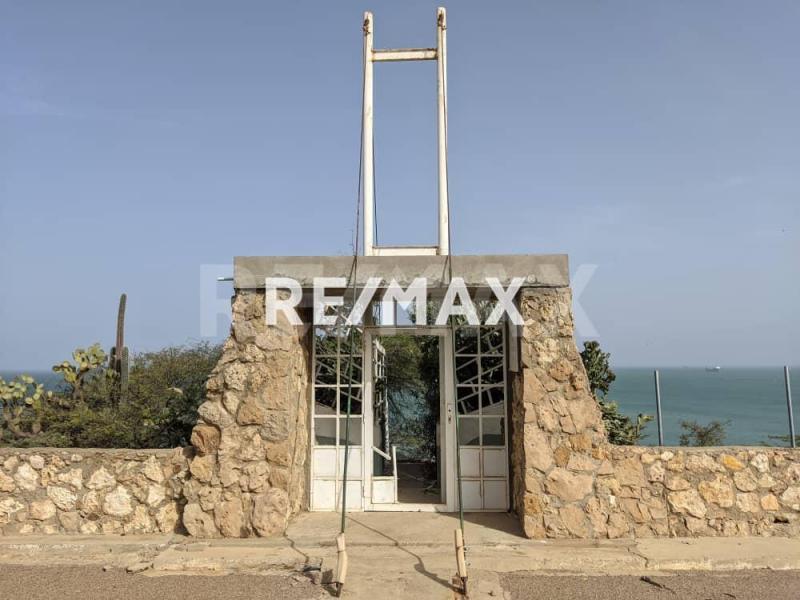 Edificio en Venta, con vista al mar, Urb. Zarabón.