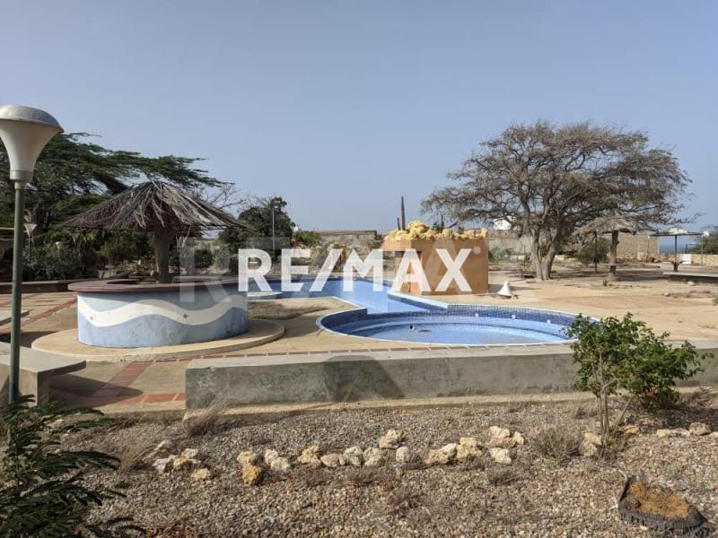 Edificio en Venta, con vista al mar, Urb. Zarabón.