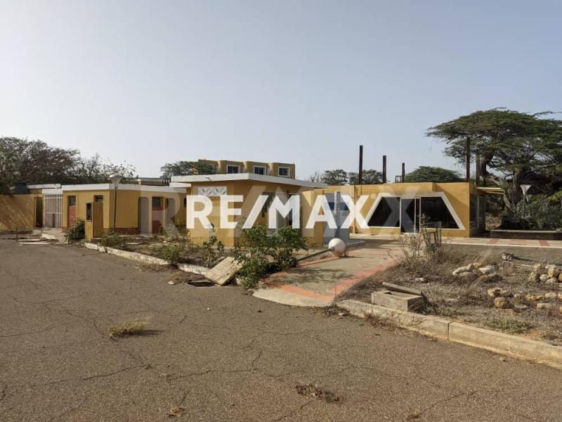 Edificio en Venta, con vista al mar, Urb. Zarabón.