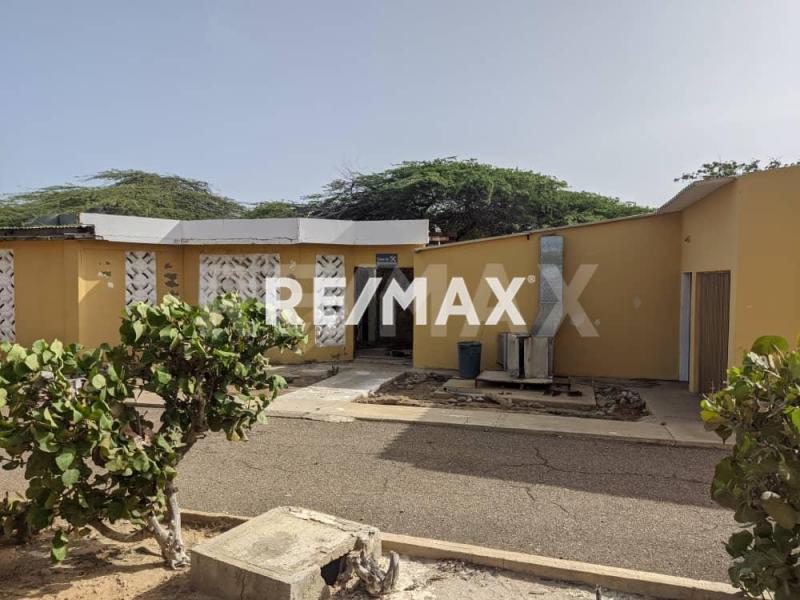 Edificio en Venta, con vista al mar, Urb. Zarabón.