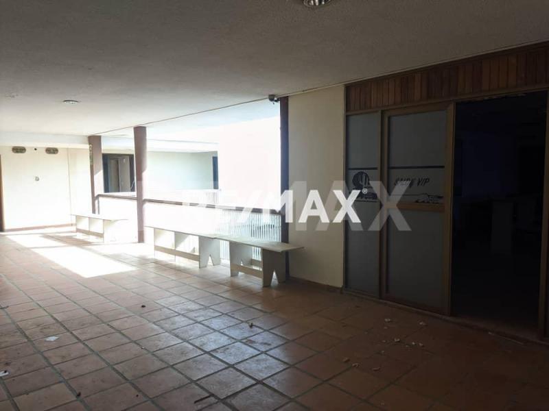 Edificio en Venta, con vista al mar, Urb. Zarabón.
