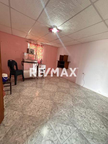 Casa en venta caja de agua punto fijo