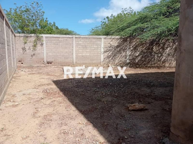 Parcela de terreno y Bienechuria en venta Guanadito