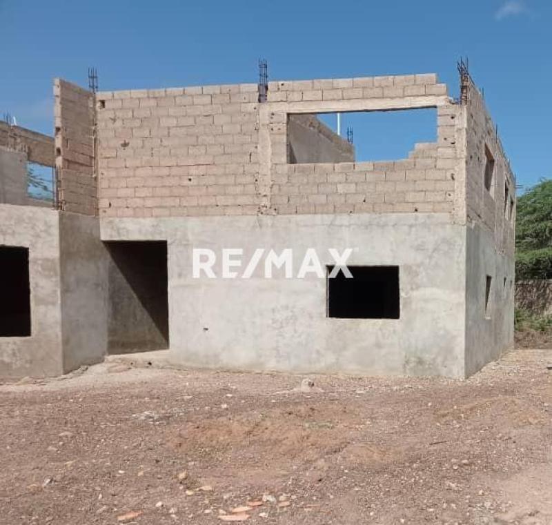 Parcela de terreno y Bienechuria en venta Guanadito