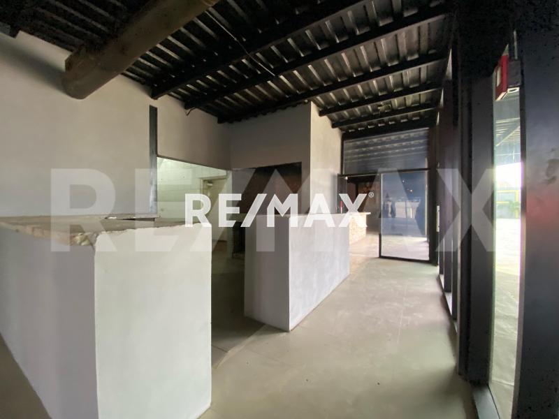 VENTA  LOCALES CON TERRAZA PUERTA MARAVEN AV OLLARVIDES