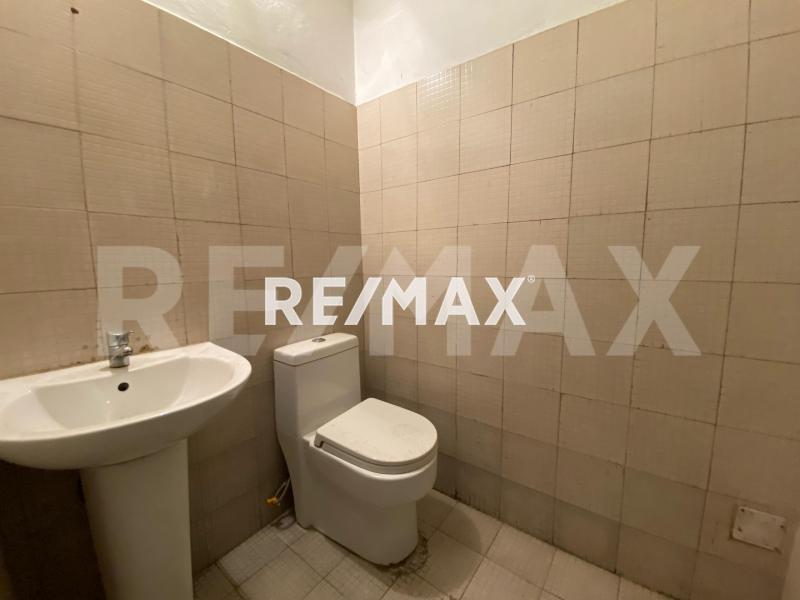 VENTA  LOCALES CON TERRAZA PUERTA MARAVEN AV OLLARVIDES