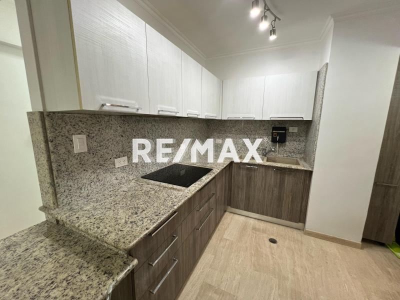 Apartamento en Alquiler Parque Residencial San Roman.