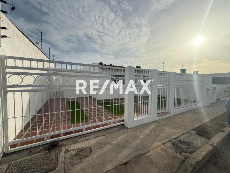 En Venta Casa o TownHouse Urbanización Las Virtudes I.