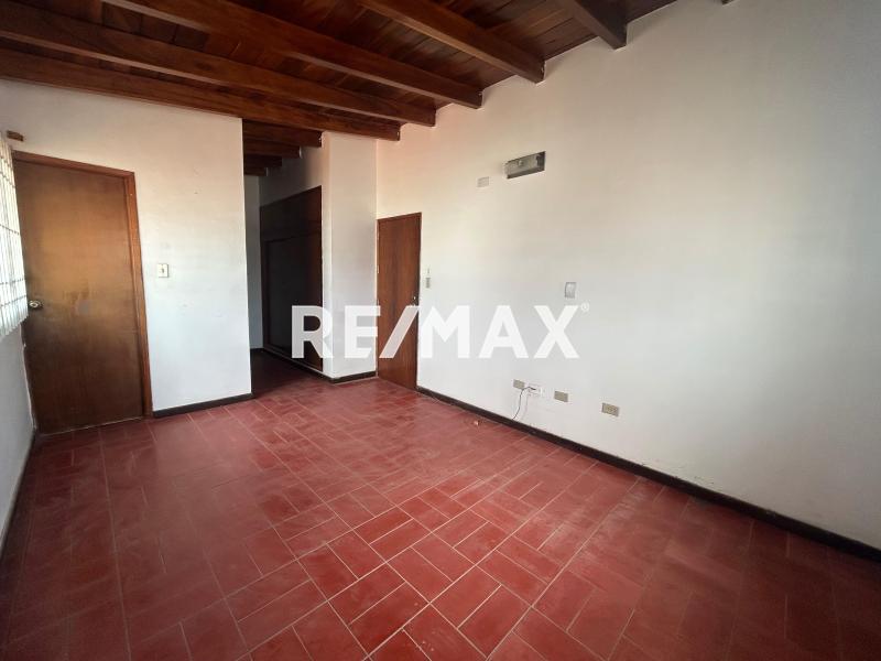 En Alquiler Casa o TownHouse Avenida Pumarrosa, Caja de Agua, Punto Fijo, Carirubana, Falcón, 4102, VEN