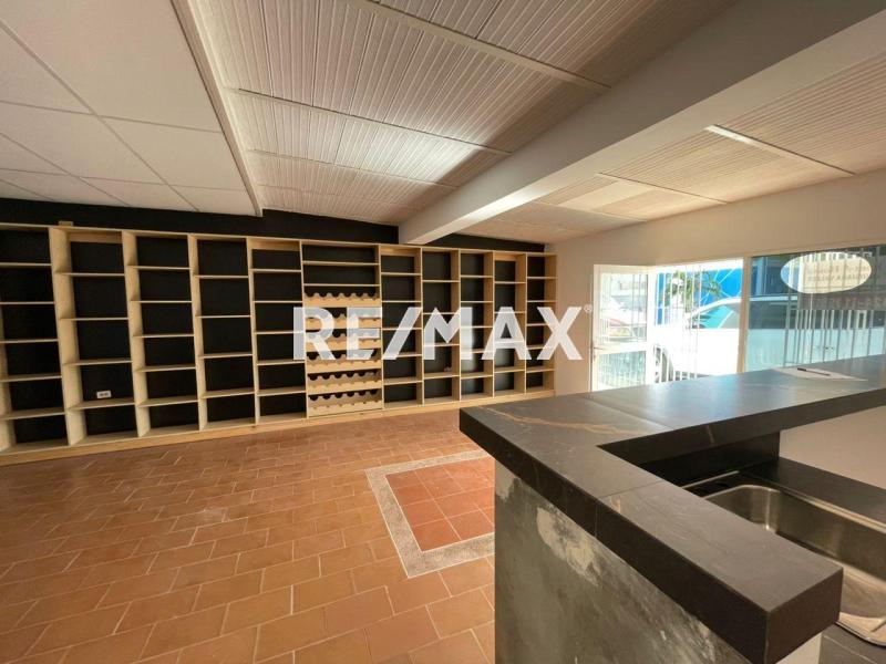 En Venta Local Comercial av los caobos, urb santa irene