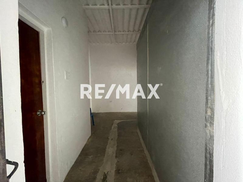 En Venta Local Comercial av los caobos, urb santa irene