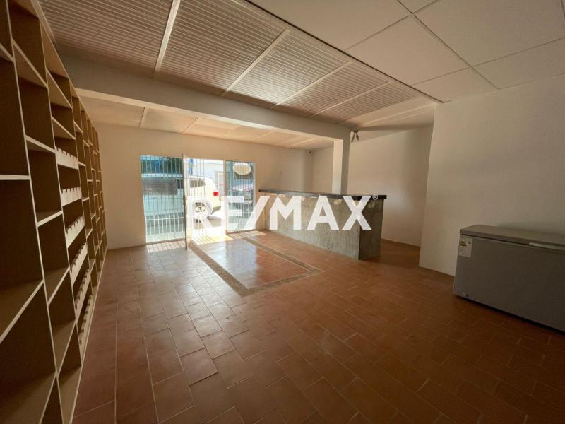 En Venta Local Comercial av los caobos, urb santa irene