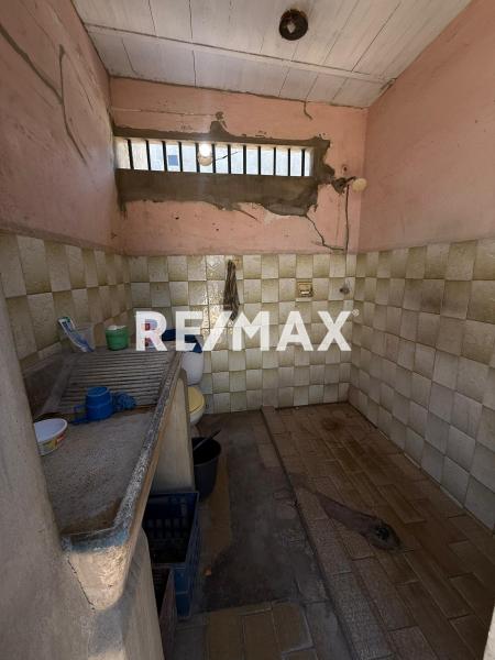 En Venta Local Industrial y Galpón Avenida Jacinto Lara.