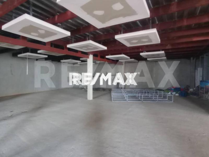 En Alquiler Edificio Calle Ecuador, Carirubana, Falcón, 4102, VEN