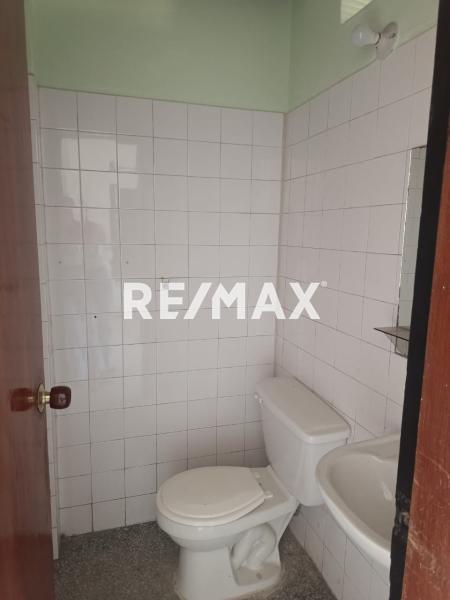 En Alquiler Local Comercial urb. Santa Fe. calle Arsenio Navas. Punto Fijo Edo Falcon