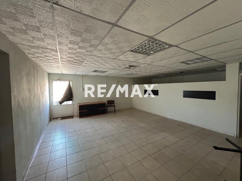 En Alquiler Local Industrial y Galpón Avenida Pumarrosa, Centro, Punto Fijo, Carirubana, Falcón, 4102, VEN