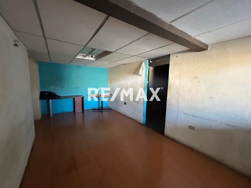 En Alquiler Local Industrial y Galpón Avenida Pumarrosa, Centro, Punto Fijo, Carirubana, Falcón, 4102, VEN