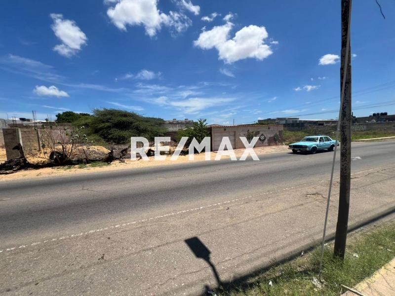 En Venta Terreno y Parcela Avenida Girardot, Punto Fijo, Carirubana, Punta Cardón, Falcón, 4102, VEN