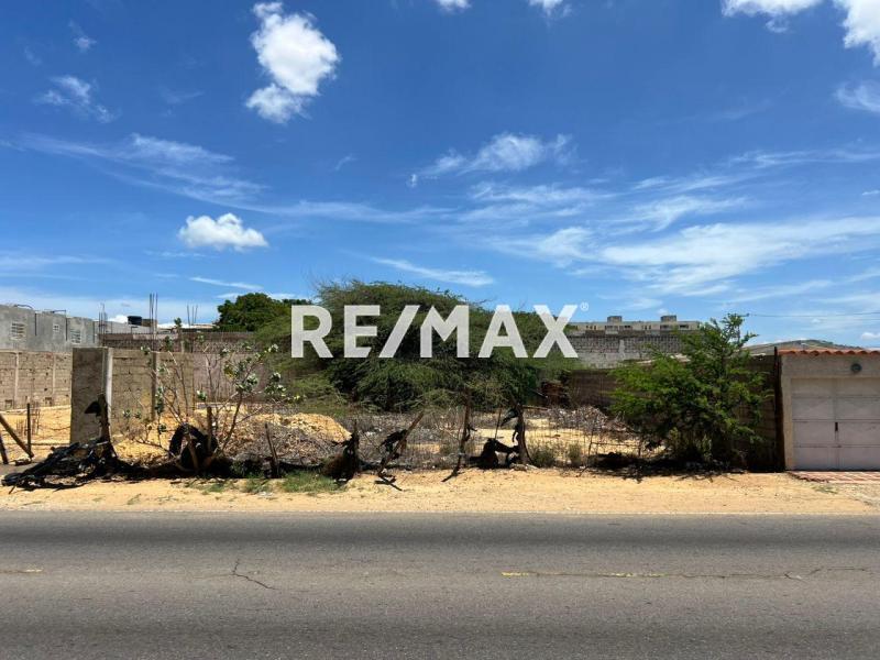 En Venta Terreno y Parcela Avenida Girardot, Punto Fijo, Carirubana, Punta Cardón, Falcón, 4102, VEN