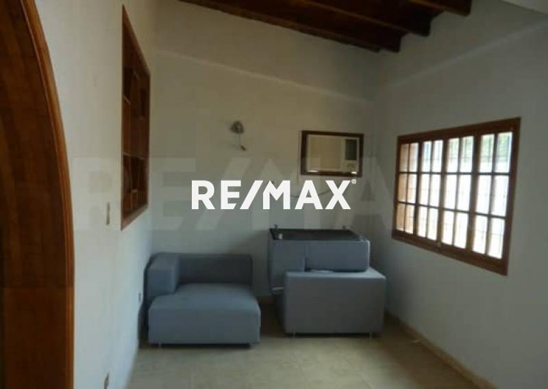 En Venta Casa o TownHouse Calle Yacambú, Judibana, Punto Fijo, Falcon, Venezuela.