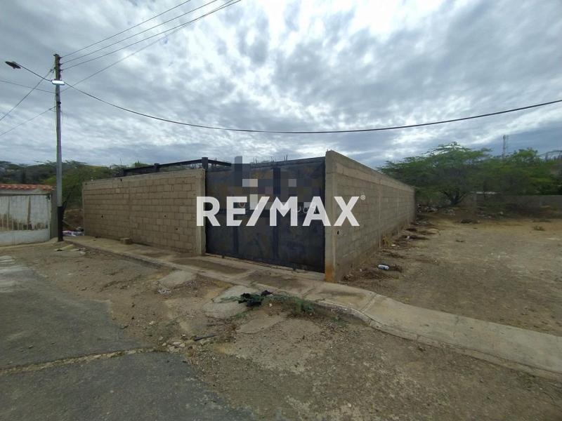 En Venta Terreno y Parcela Los Taques, Falcón, VEN