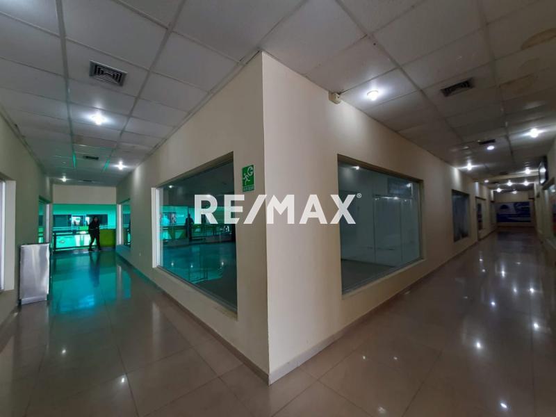 En Venta Local Comercial Santa Irene, Centro Comercial Ciudad del Viento, Punto Fijo, Municipio Carirubana del Estado Falcon.