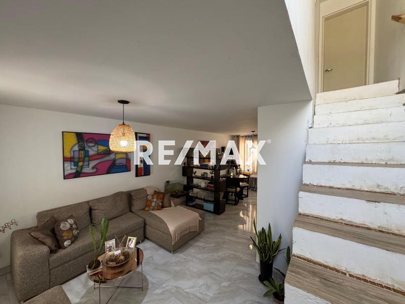 En Venta Casa o TownHouse Urb. Los Roques. Puerta Maraven