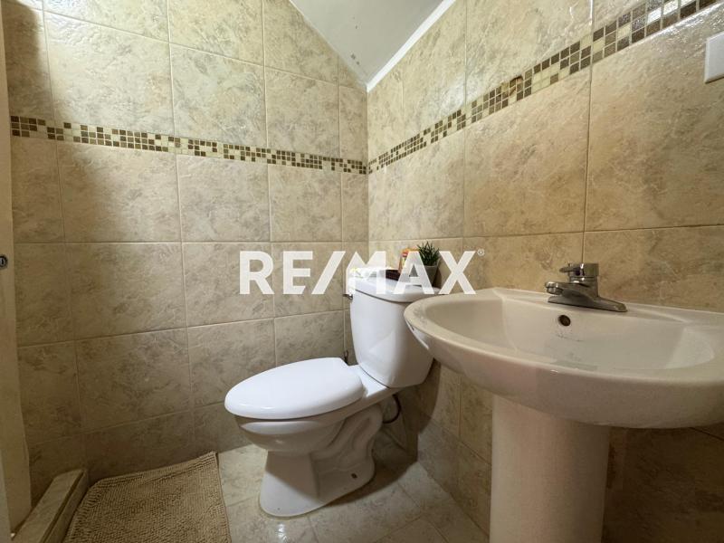 En Venta Casa o TownHouse Urb. Los Roques. Puerta Maraven