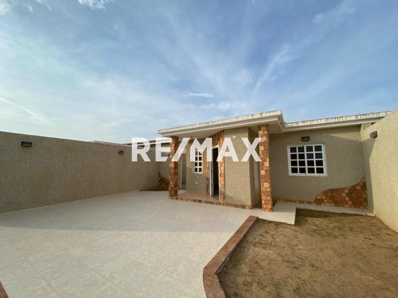 En Venta Casa o TownHouse Conjunto Residencial Villa Norte Puerta Maraven