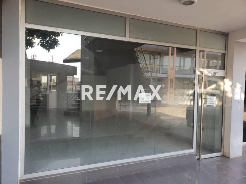 En Alquiler Local Comercial Avenida Ollarvides, Puerta Maraven, Cardón, Carirubana, Falcón, 4154, VEN
