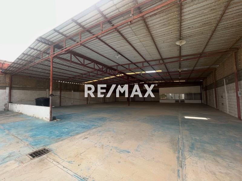 En Venta Local Industrial y Galpón Urb. Brisamar, Cardón, Carirubana, Falcón, 4154, VEN