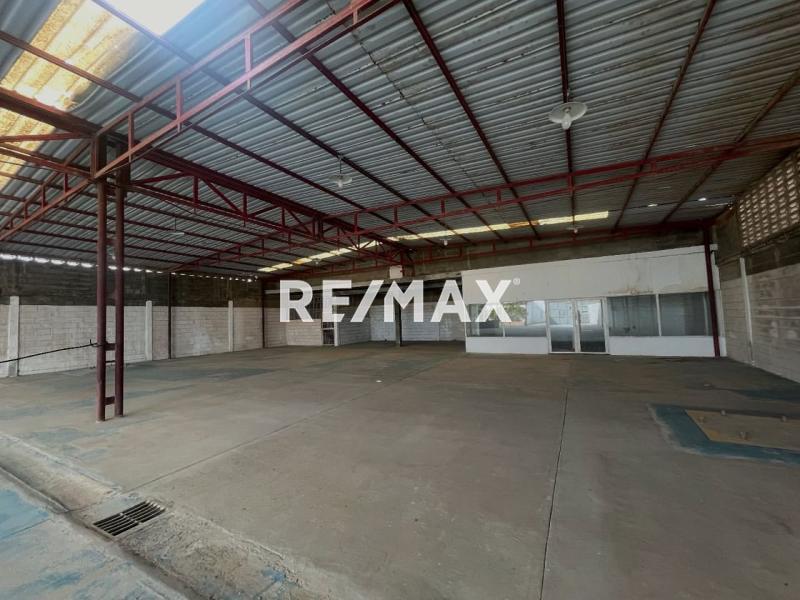 En Venta Local Industrial y Galpón Urb. Brisamar, Cardón, Carirubana, Falcón, 4154, VEN