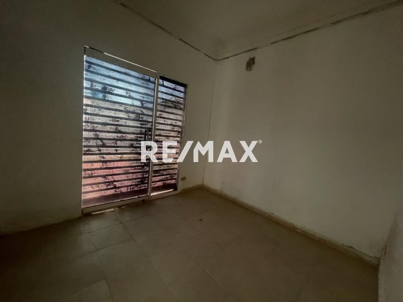 En Venta Local Industrial y Galpón Urb. Brisamar, Cardón, Carirubana, Falcón, 4154, VEN