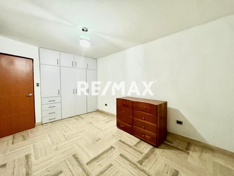 En Alquiler Casa o TownHouse Urb Casacoima , Ave 27 de Febrero.