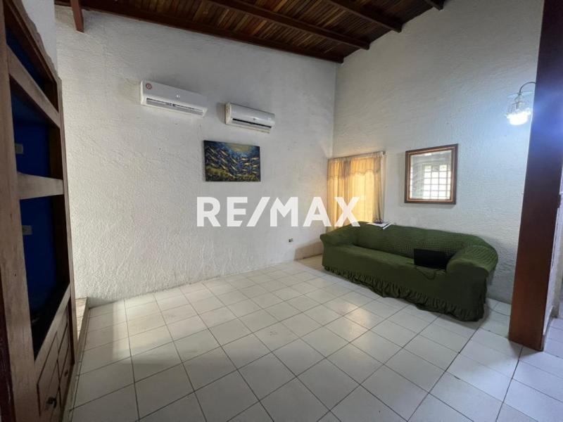 En Alquiler Casa o TownHouse Sector Zarabon, urb Virtudes I Punto Fijo, Edo Falcon