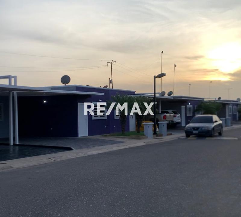 En Venta Casa o TownHouse Brisamar, Cardón, Carirubana, Falcón, 4154, VEN