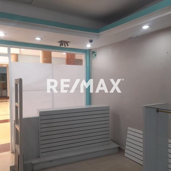 En Venta Local Comercial C.C. Las Virtudes Punto Fijo Estado Falcon