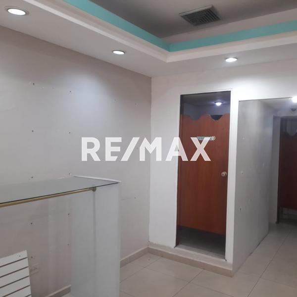 En Venta Local Comercial C.C. Las Virtudes Punto Fijo Estado Falcon