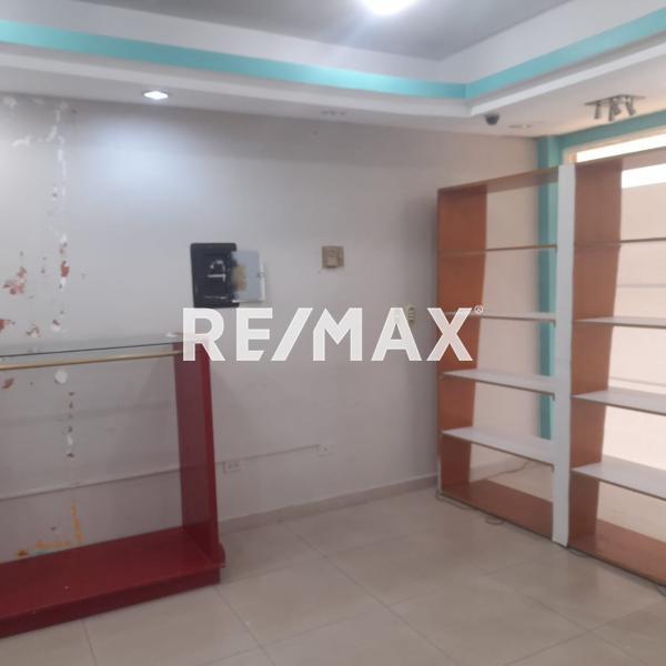 En Venta Local Comercial C.C. Las Virtudes Punto Fijo Estado Falcon