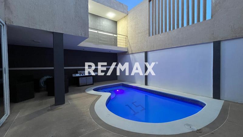 En Alquiler Casa o TownHouse Puerta Maraven. Punto Fijo, Edo Falcón.