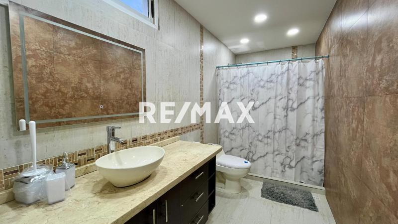 En Alquiler Casa o TownHouse Puerta Maraven. Punto Fijo, Edo Falcón.